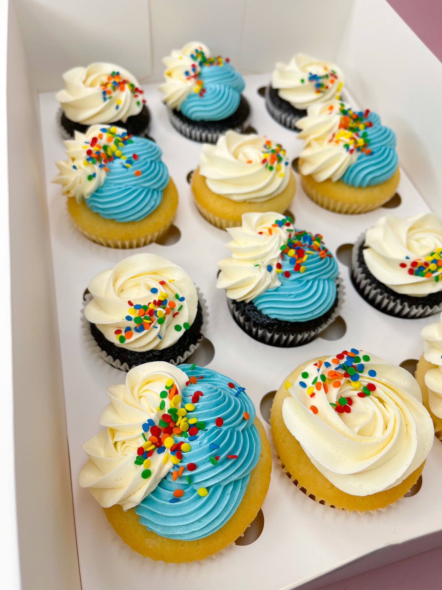 Blue & White Fancy Swirl Large Cupcakes